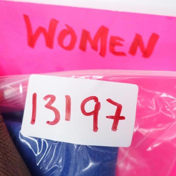 Bandolino Jeans Women's 18 Blue Denim Fitted Medium Wash 5-Pockets Straight Leg - Picture 7 of 7